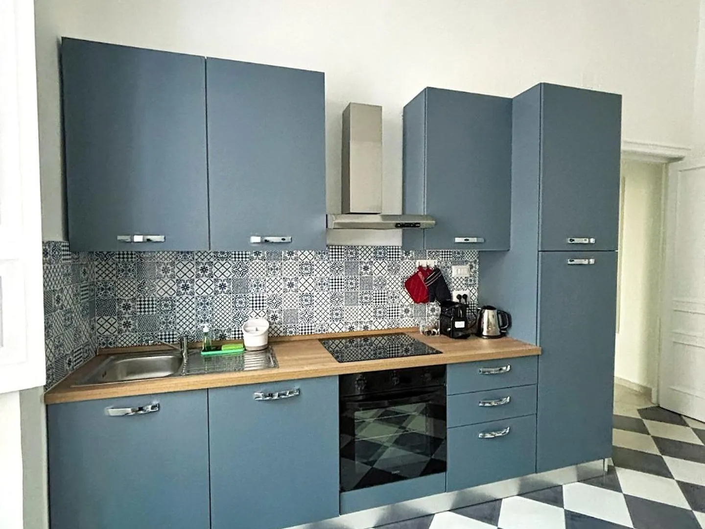 Quid Juris 28 - Santa Lucia Apartment Naples Italy